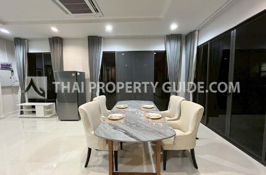 House with Shared Pool in Srinakarin 